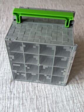 Minecraft Mojang Mini-Figure Collector Case